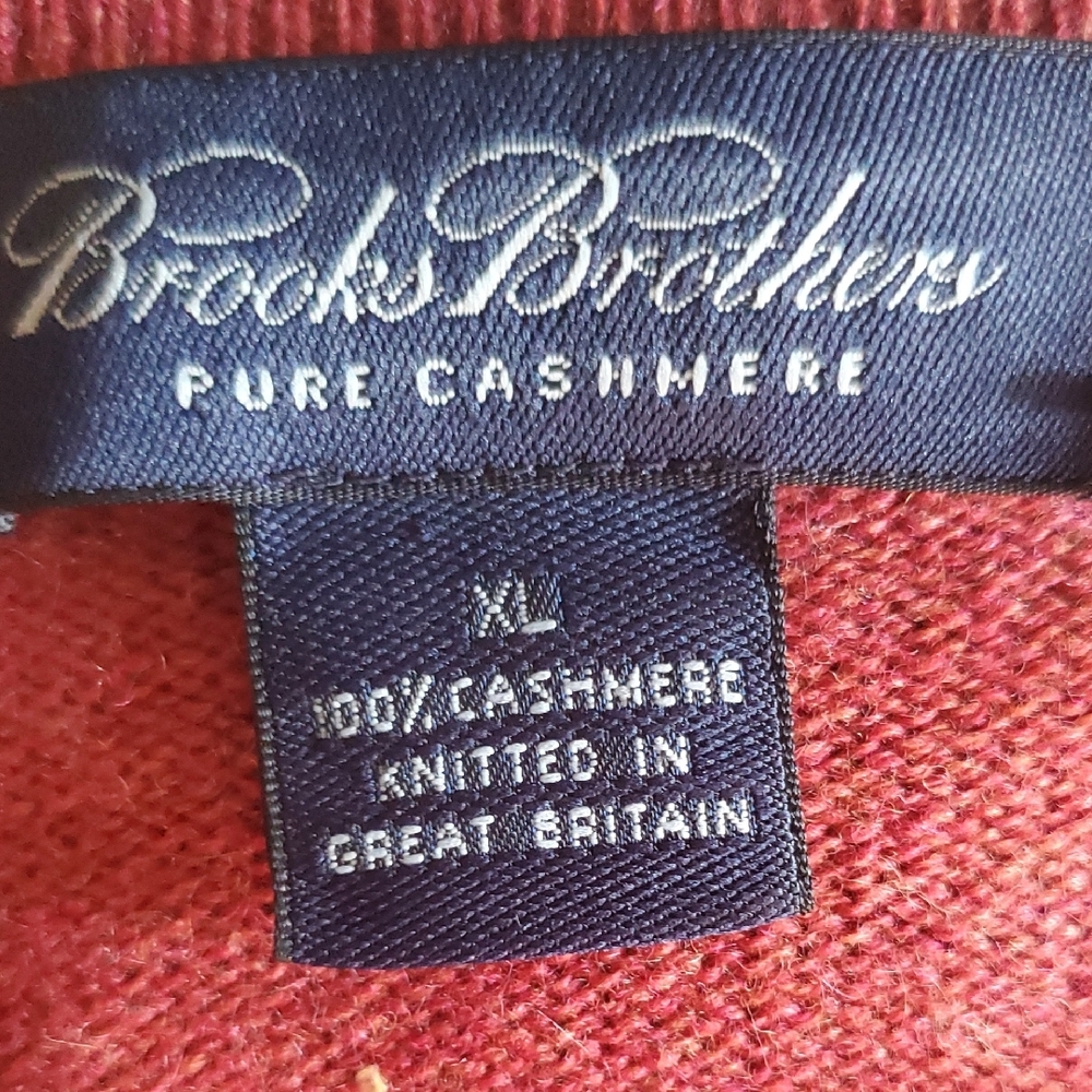 Brooks Brothers Men's V-Neck Sweater in Vibrant Burgundy 100% Cashmere - Picture 9 of 10